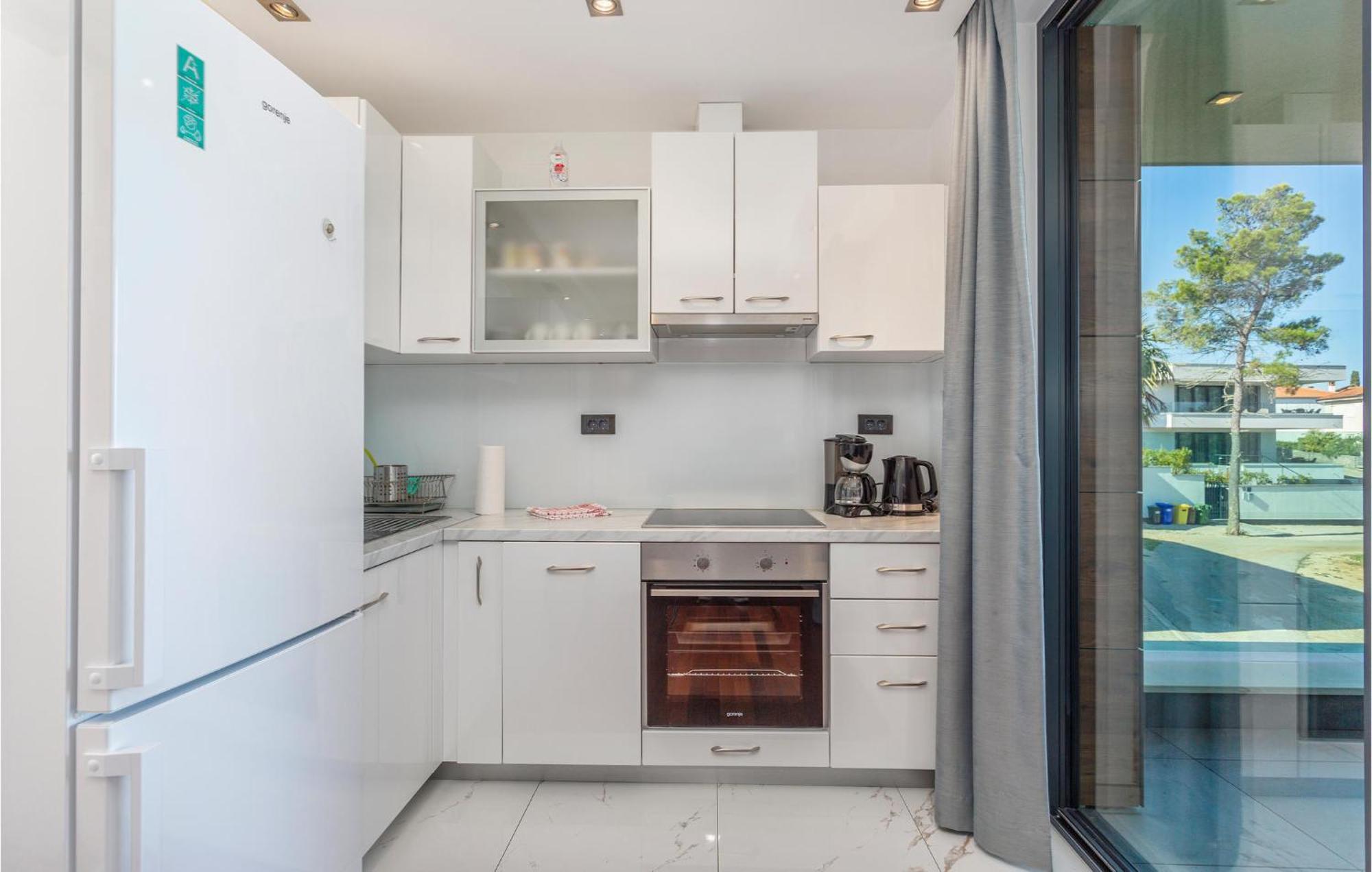 Stunning Apartment In Malinska With Kitchen Esterno foto