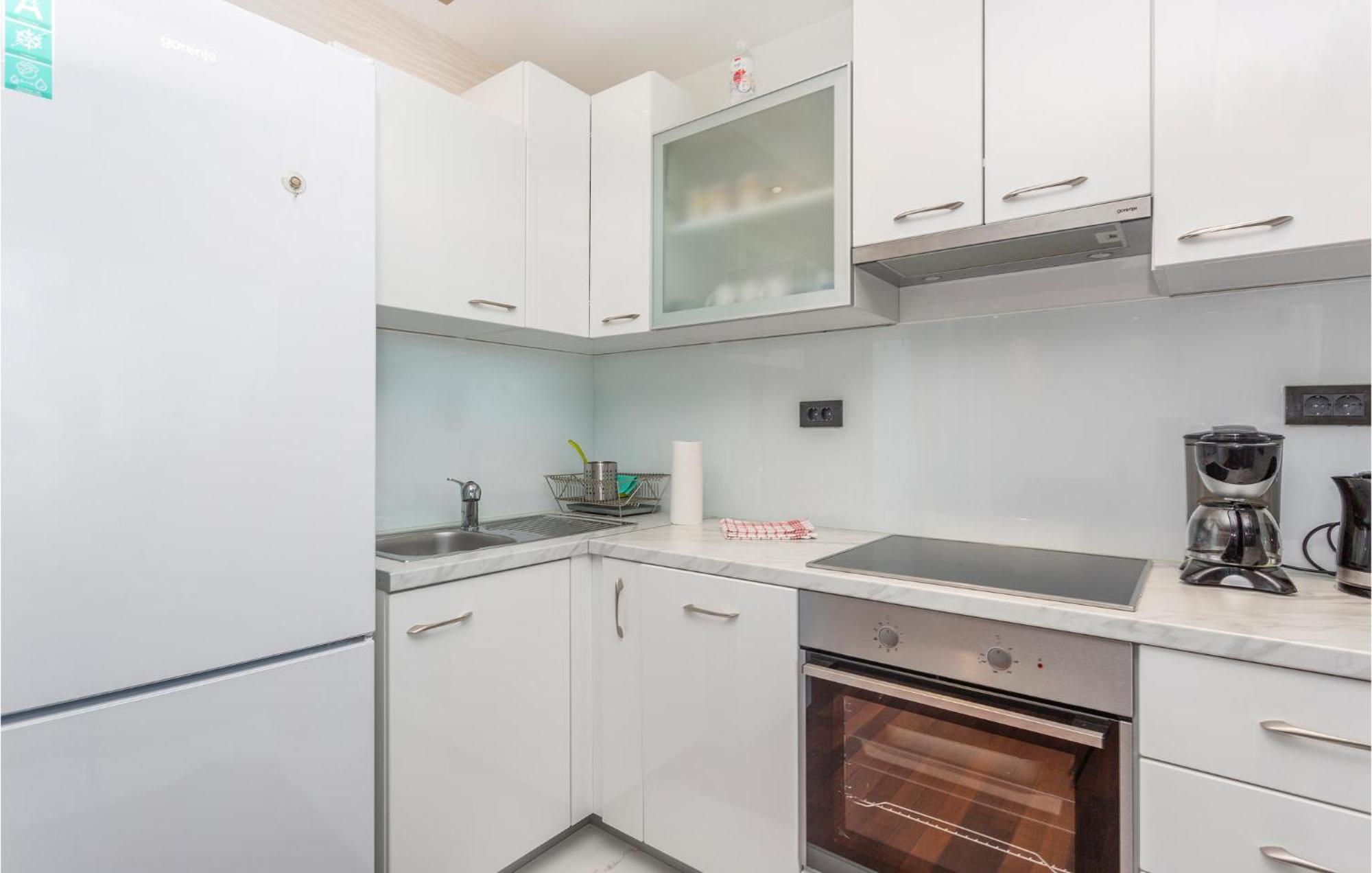 Stunning Apartment In Malinska With Kitchen Esterno foto